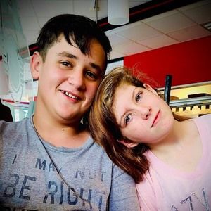 Meet your Posher, Hunter